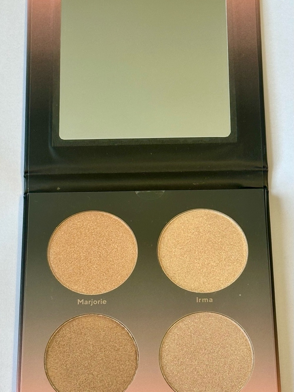Neutral Shimmer Highlighter Palette – Four Warm Gold Shades - Picture 2 of 5